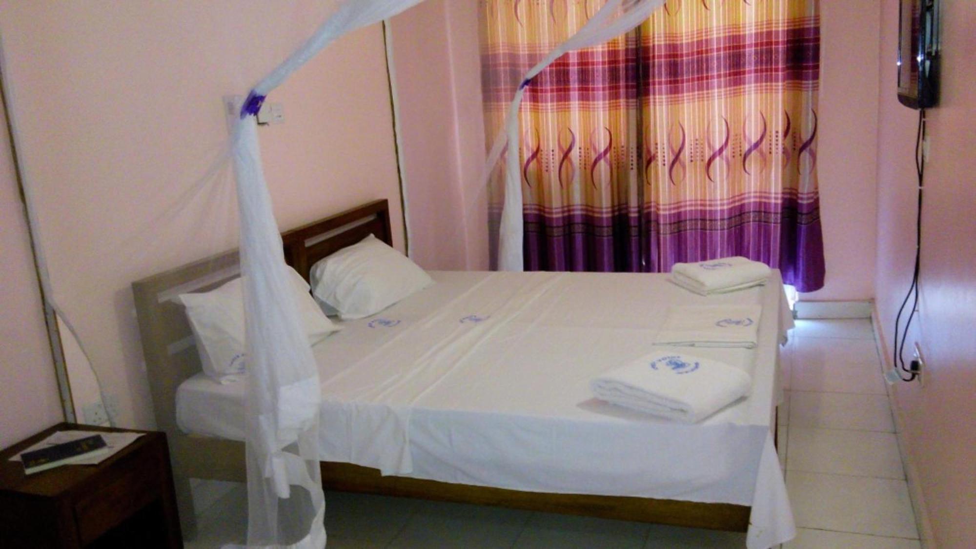 Checkpoint Inn Hotel, Mombasa Exteriér fotografie